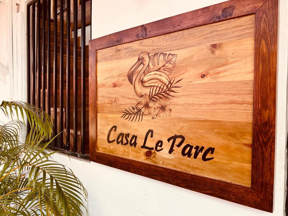 فندق Casa Le Parc - Main Street بوكاس تاون المظهر الخارجي الصورة
